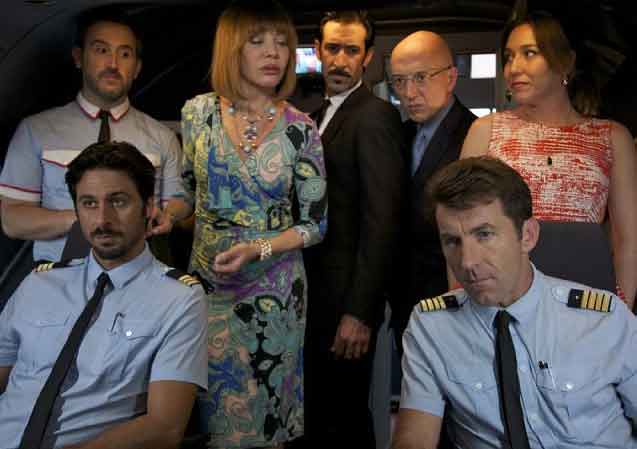Cecilia-Roth-Javier-Cámara-Antonio-de-la-Torre-Lola-Dueñas-José-María-Yazpik-Hugo-Silva