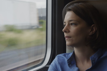 Je-vous-souhaite-d-etre-follement-aimee-ounie-lecomte-film-critique-celine-sallette