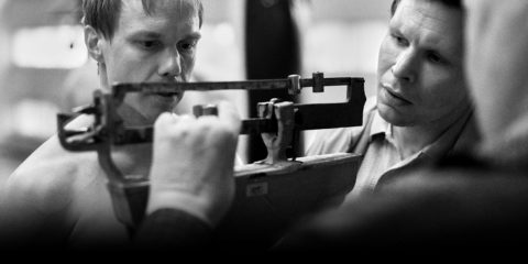 olli-maki-film-critique-jarkko-lahti-pesee