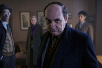 Neruda-pablo-larrain-film-critique-luis-gnecco-mercedes-moran