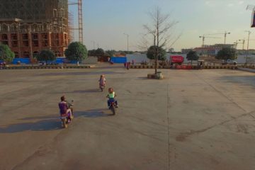 diamond-island-davy-chou-film-moto