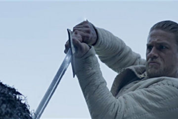 Le-Roi-Arthur-La-Legende-d-Excalibur-charlie-hunnam-critique-film-Guy-Ritchie