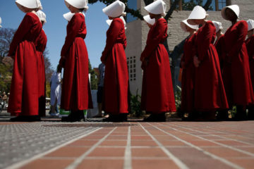 the-handmaid-s- tale-serie-ocs-news