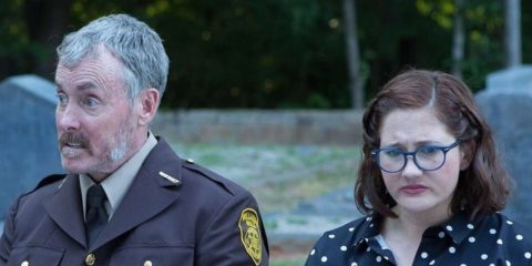 stan-against-the-evil-critique-serie-dana-gould